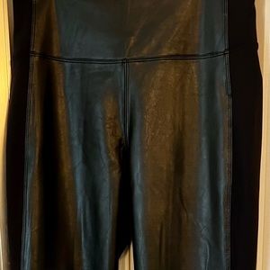 Athleta Delancey Shine Tight. Excellent condition. Only worn twice.